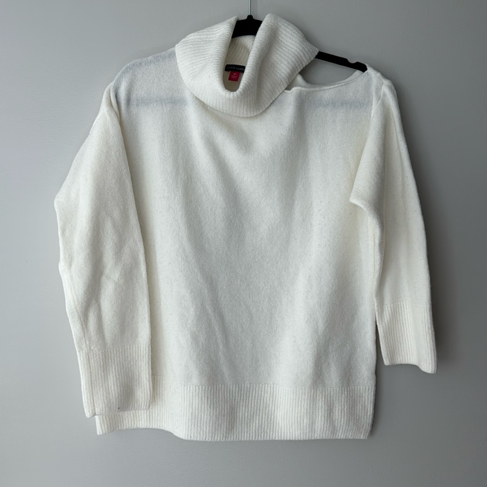 Vince Camuto Turtleneck One Shoulder Size Medium